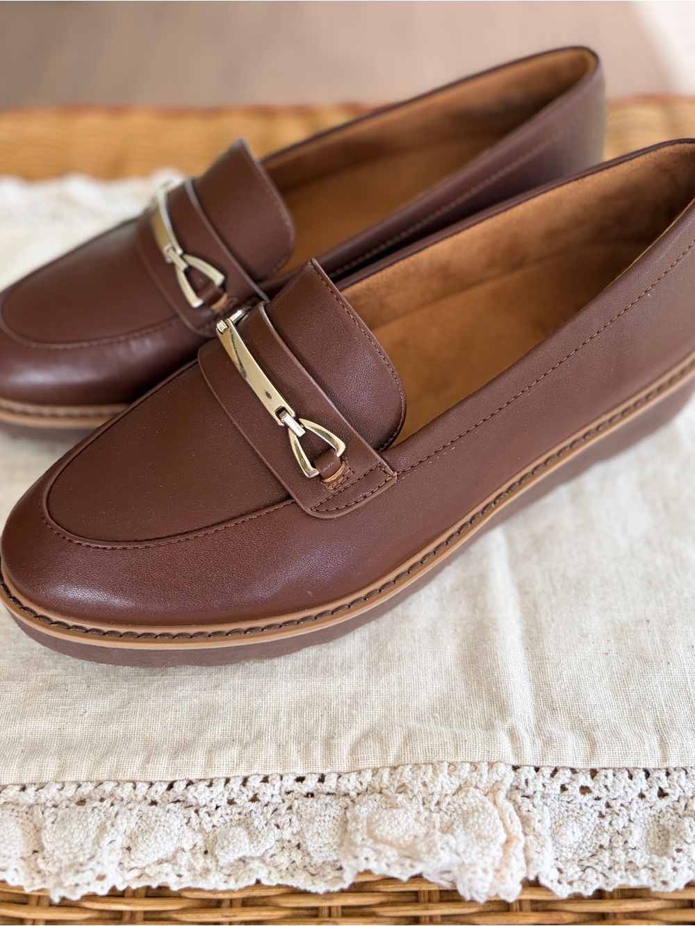Naturalizer ELIN 9M Brown Loafers Women's with silver metal accent